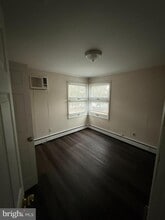 14 E Broad St in Hopewell, NJ - Building Photo - Building Photo