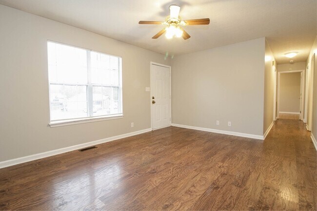 632 Artic Ave in Oak Grove, KY - Building Photo - Building Photo