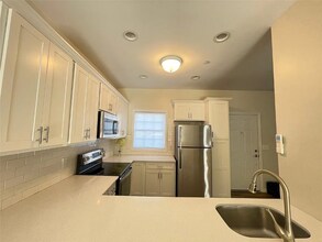 43-47 Park Ave in Amityville, NY - Foto de edificio - Building Photo