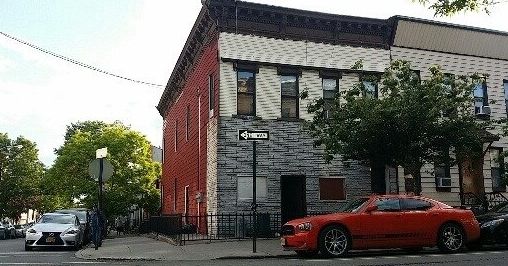 490 Onderdonk Ave in Ridgewood, NY - Building Photo