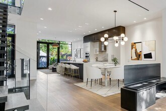 76 Roxborough St W in Toronto, ON - Building Photo - Building Photo