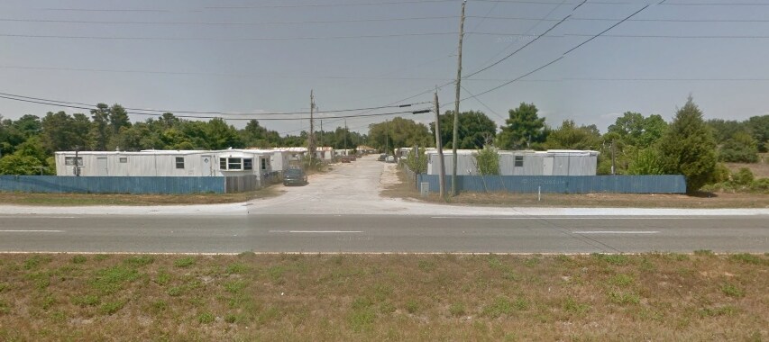 Laurent Mobile Home Park in Mary Esther, FL - Building Photo