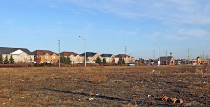 4401 Ebenezer Rd in Brampton, ON - Building Photo - Building Photo