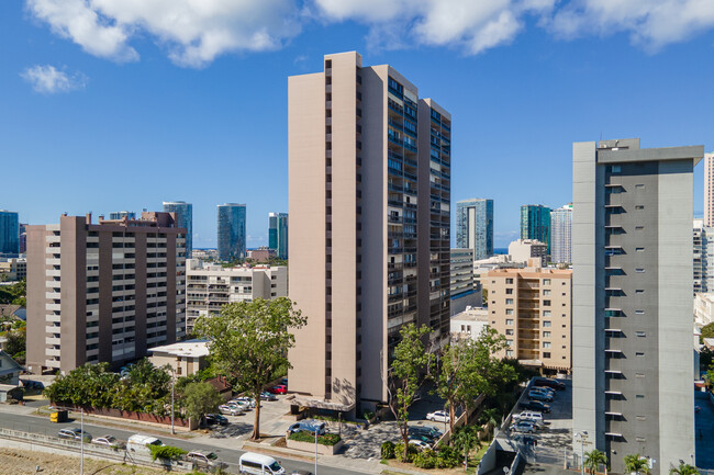 Kinau Lanais in Honolulu, HI - Foto de edificio - Building Photo