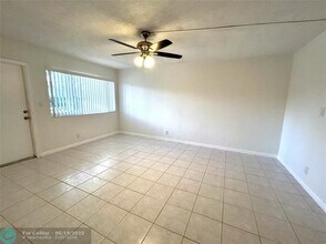 2175 NE 56th St in Fort Lauderdale, FL - Foto de edificio - Building Photo