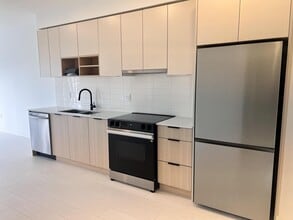 10466-1138A 138a St in Surrey, BC - Building Photo - Building Photo