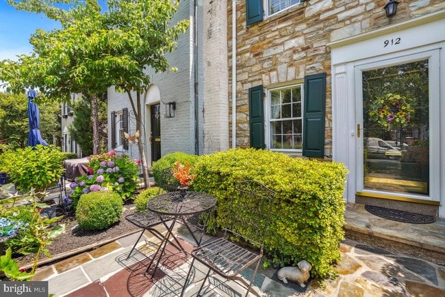 912 S St Asaph St in Alexandria, VA - Building Photo - Building Photo
