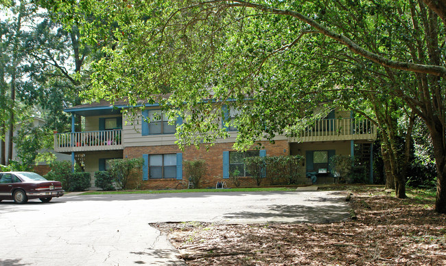 581 Holyoke Ct in Tallahassee, FL - Foto de edificio - Building Photo