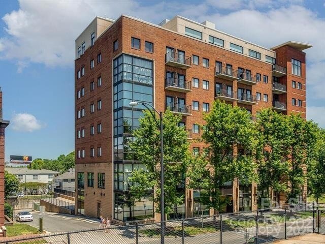 715 N Church St, Unit 414 in Charlotte, NC - Foto de edificio