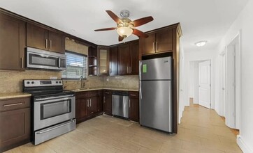 23 Doris Ave, Unit 1 in Franklin Square, NY - Building Photo - Building Photo