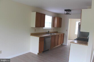 29239 Corbin Pkwy in Easton, MD - Foto de edificio - Building Photo