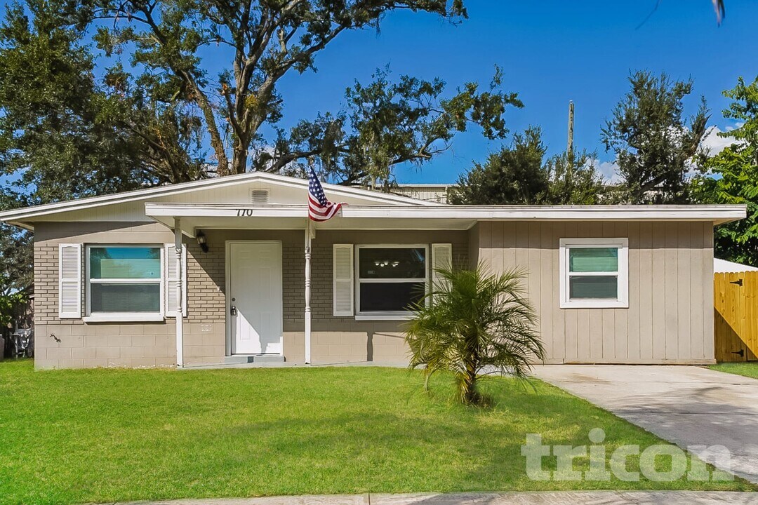 710 Westbrook Ave in Brandon, FL - Building Photo