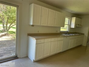 13993 Sweetbriar Ln in Novelty, OH - Building Photo - Building Photo