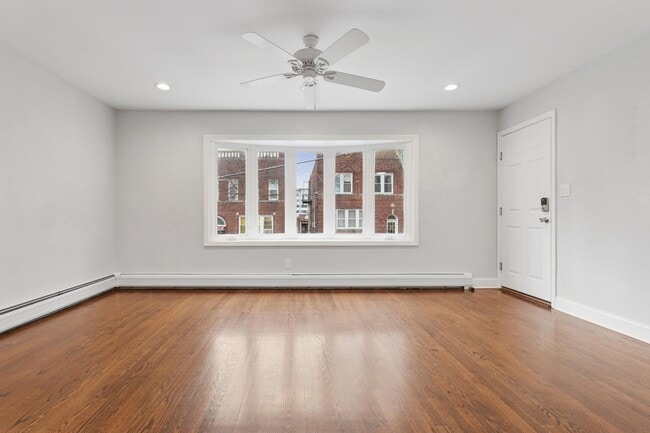 22 Fox Pl in Jersey City, NJ - Building Photo - Building Photo