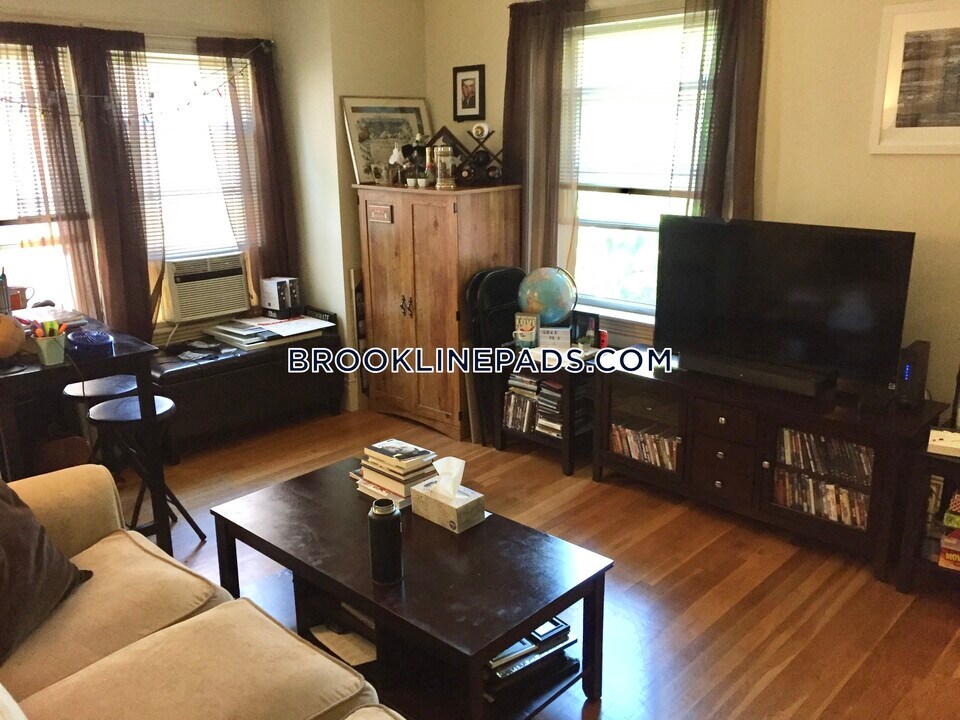 16 Winchester St-Unit -4 in Brookline, MA - Foto de edificio
