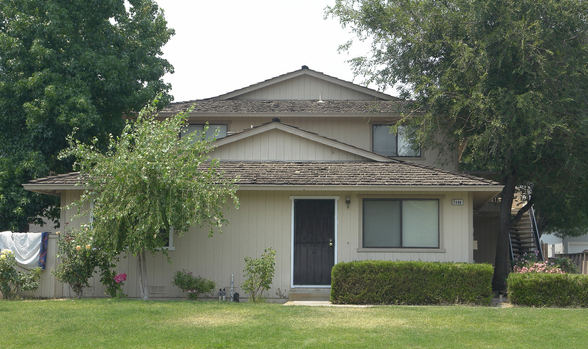 2408 L St in Antioch, CA - Building Photo