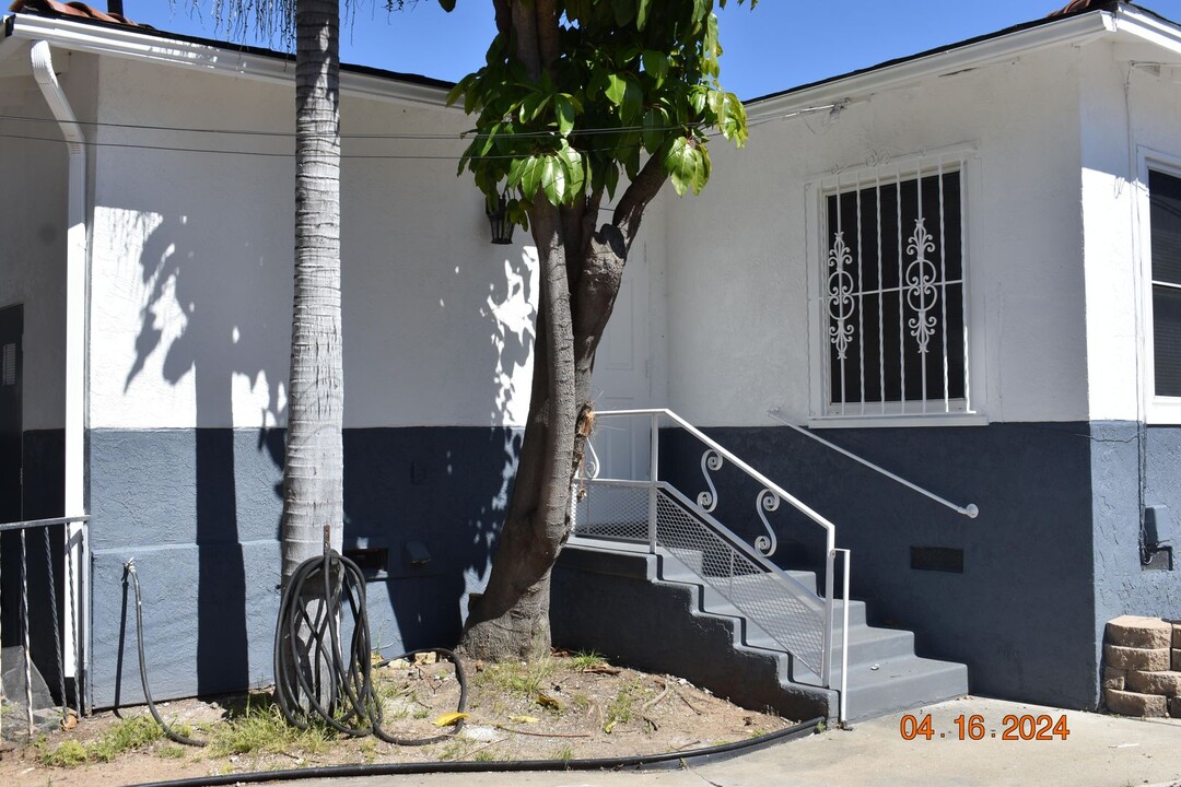 137 F St in San Diego, CA - Building Photo