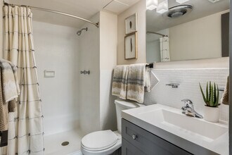 Lake Lucerne Towers in Orlando, FL - Foto de edificio - Interior Photo