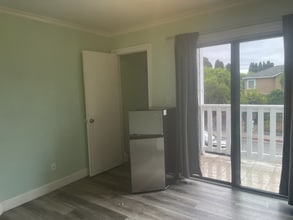 1221 Beacon Ave in San Mateo, CA - Building Photo - Building Photo