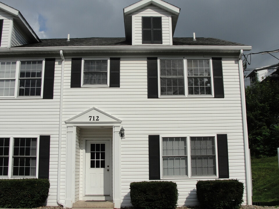 712 C Aly, Unit 712 in State College, PA - Foto de edificio