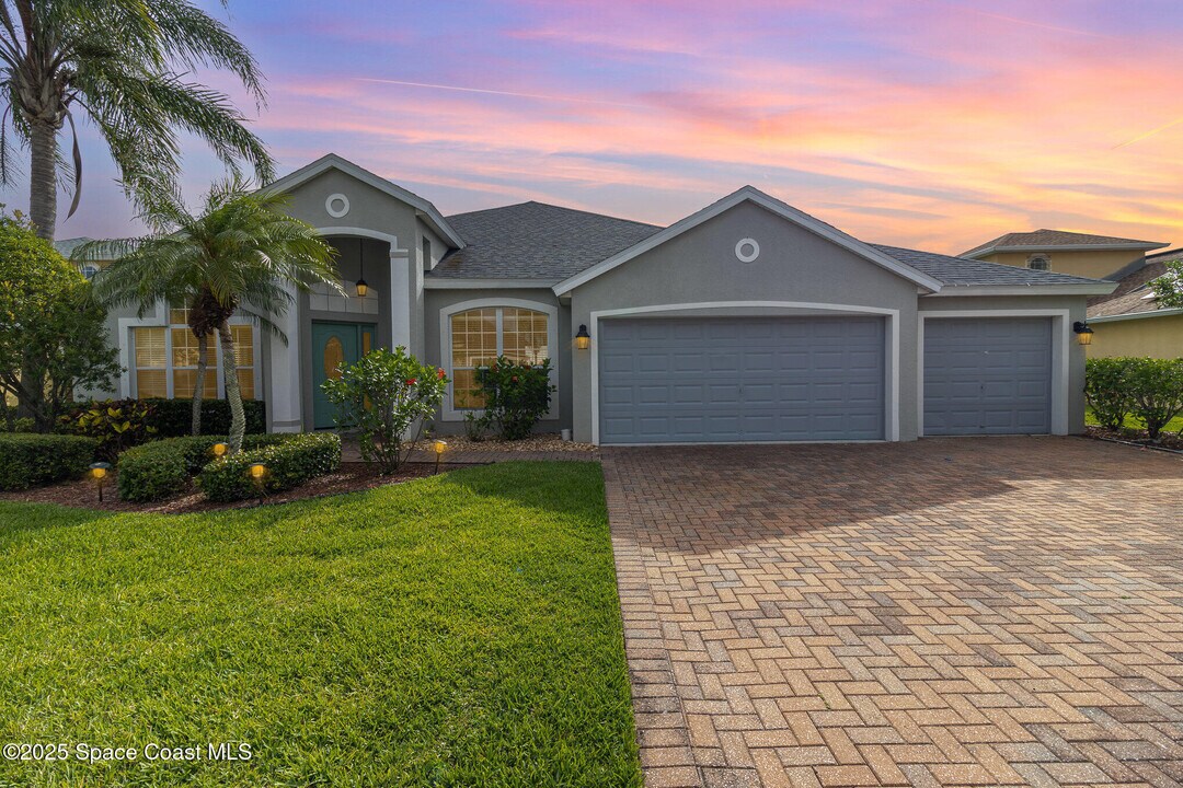 4421 Chardonnay Dr in Rockledge, FL - Building Photo