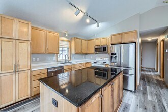 12740 Eveleth Path in Apple Valley, MN - Building Photo - Building Photo