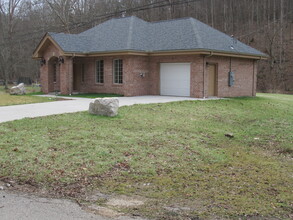 3311 Buff Crk Rd in Hurricane, WV - Building Photo - Building Photo