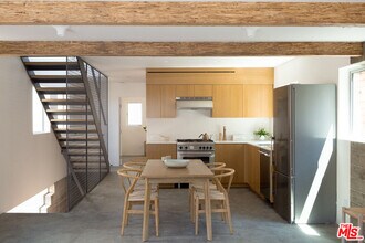 8872 Wonderland Ave in Los Angeles, CA - Building Photo - Building Photo
