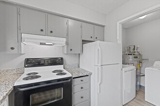 El-Ti-Kee in Portland, OR - Foto de edificio - Building Photo