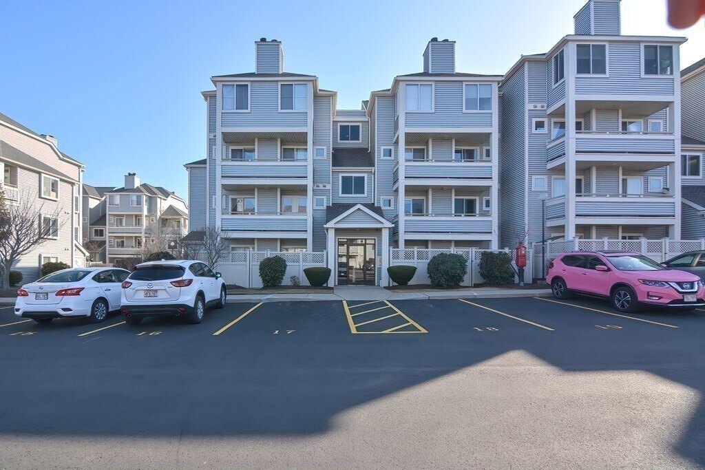 200 Falls Blvd in Quincy, MA - Building Photo