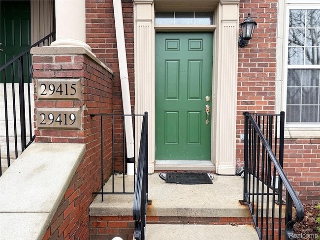 29419 Glen Oaks Blvd E in Farmington Hills, MI - Building Photo - Building Photo