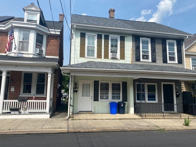 property at 117 S Charlotte St