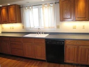 35 Irvington Rd, Unit #2 in Somerville, MA - Building Photo - Building Photo