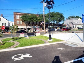 701 Main St, Unit Apt 1-3 in Watertown, CT - Building Photo