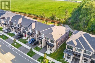 1460 Rose Way in Milton, ON - Building Photo - Building Photo