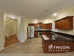 4241 17th Way NE in Olympia, WA - Foto de edificio - Building Photo