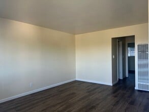 715-719 Los Osos Valley Rd in Los Osos, CA - Building Photo - Building Photo