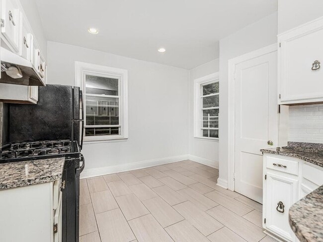 48 Tibbetts Rd in Yonkers, NY - Building Photo - Building Photo
