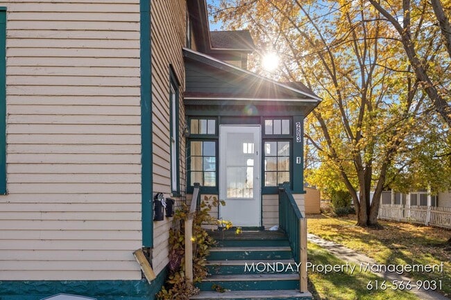 263 W Muskegon Ave in Muskegon, MI - Building Photo - Building Photo