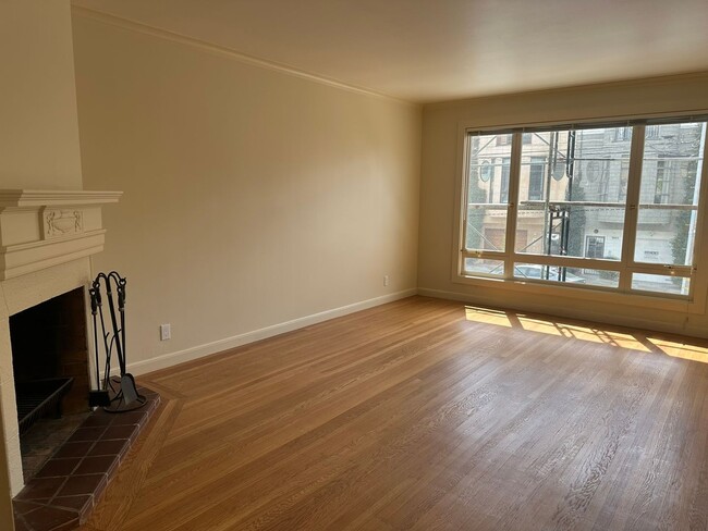 1832 Greenwich St in San Francisco, CA - Building Photo - Building Photo