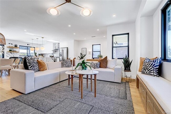 2100 Wendy Way in Manhattan Beach, CA - Building Photo - Building Photo