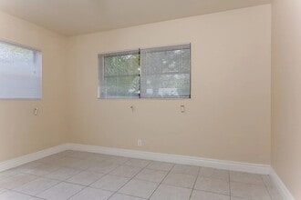 1442 SW 10th St in Fort Lauderdale, FL - Building Photo - Building Photo