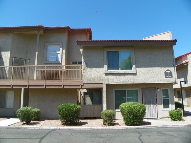 property at 4828 W Orangewood Ave