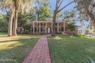 1922 Holly Oaks Ravine Dr in Jacksonville, FL - Building Photo