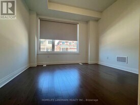 7 Wisla Ave in Markham, ON - Building Photo