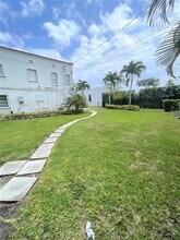 5116 SW 57th Ave in Miami, FL - Foto de edificio - Building Photo