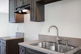 626 W 54th St in Los Angeles, CA - Building Photo - Building Photo