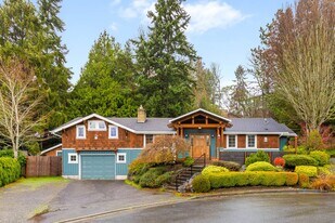 1305 5th St in Kirkland, WA - Building Photo