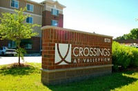 The Crossings at Valley View in Bloomington, MN - Foto de edificio - Building Photo