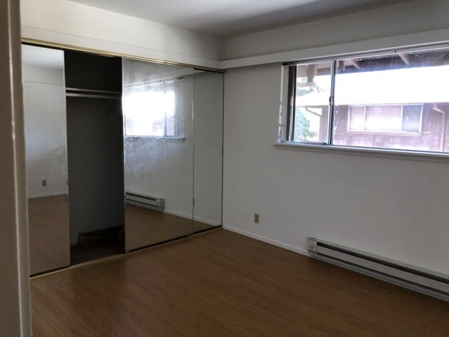 500 W Middlefield Rd, Unit 119 in Mountain View, CA - Foto de edificio - Building Photo